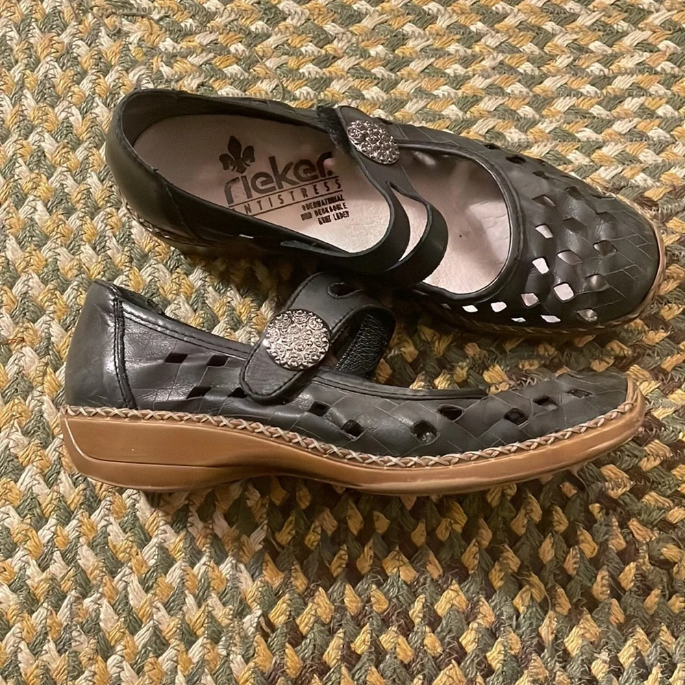 Grey Mary Jane style size 8 Riekers - Picture 2 of 5